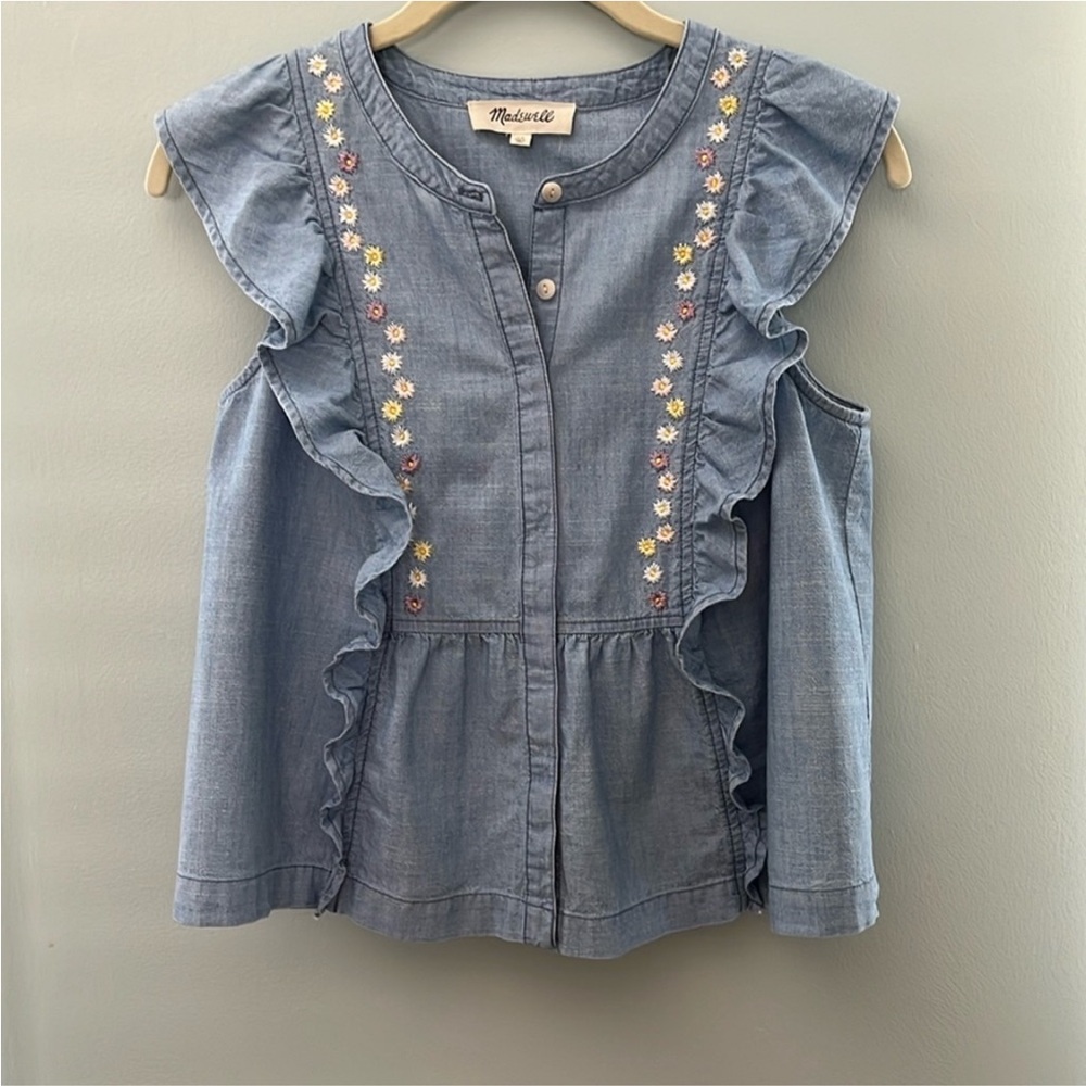 🩵 Madewell Floral Embroidered Denim ruffle top - Picture 2 of 8